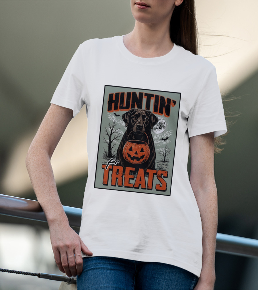 Black Labrador Huntin' For Treats Halloween Dog Moon And Jack O' Lantern T-Shirt