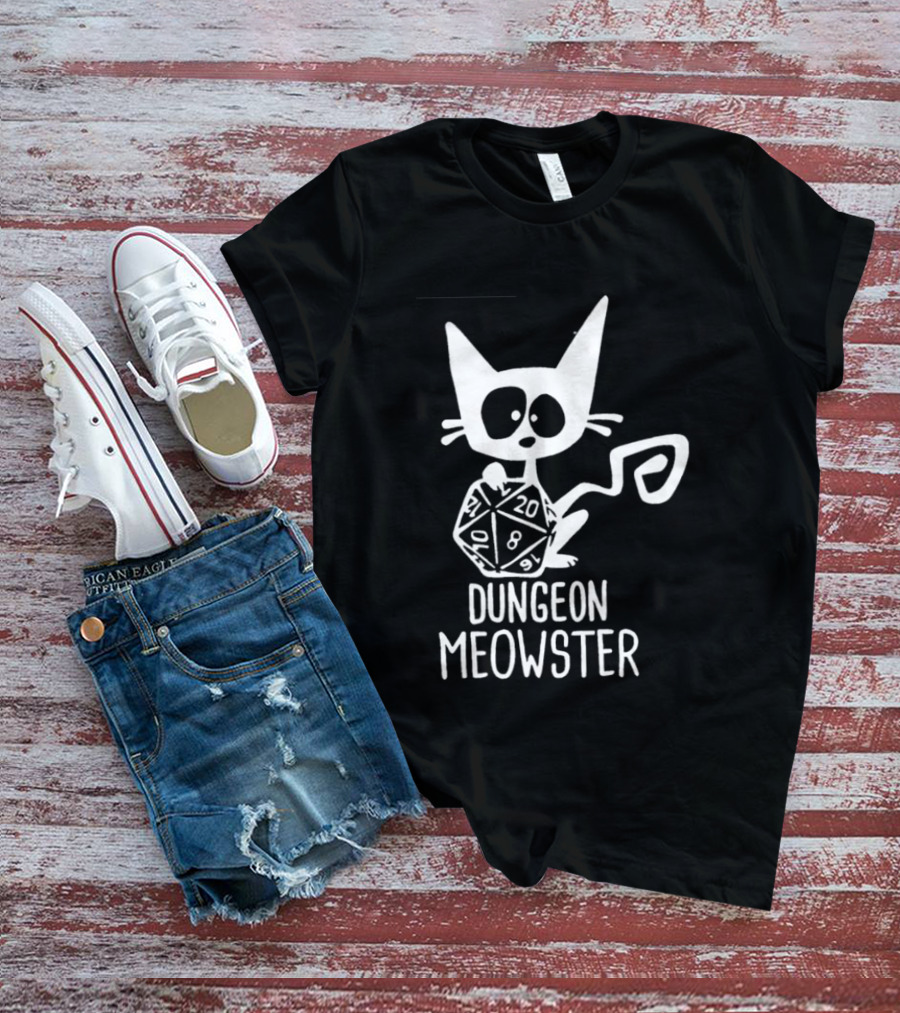 Dungeon Meowster Cat Holding D20 Dice Dungeons And Dragons T-Shirt