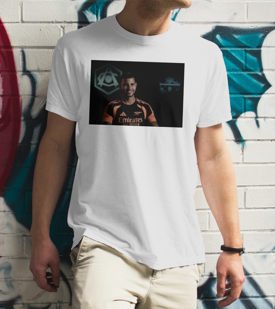 Emirates Fly Better Arsenal Move Ambitions Guimarães SOPHIA T-Shirt