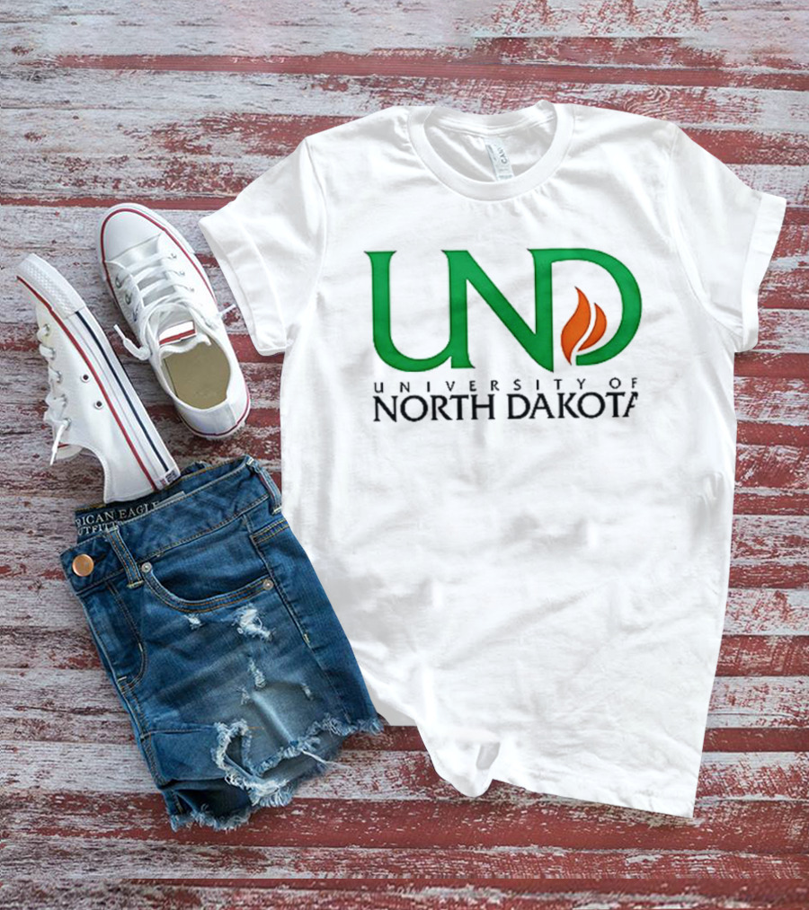 North Dakota Fighting Hawks Patriot USA Flag Charlie Kirk T-Shirt