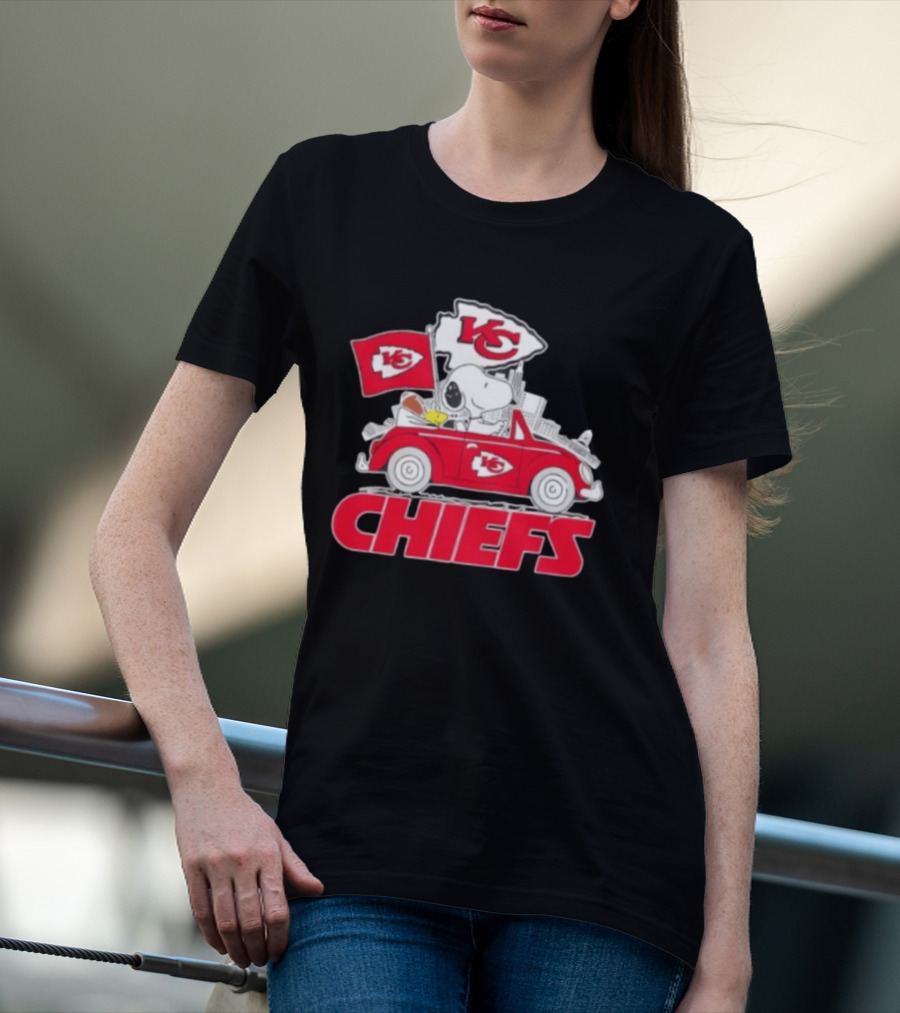 Snoopy Driving Kansas City Chiefs Car With Skyline And Flag T-Shirt