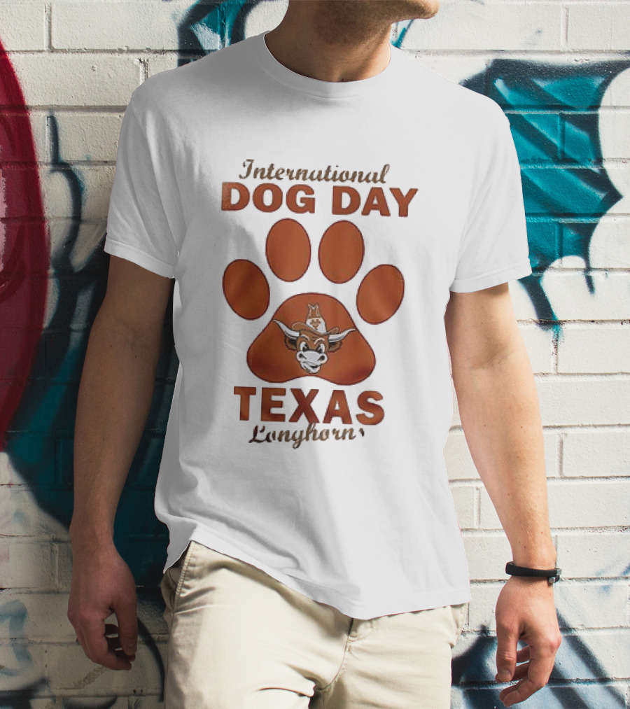 International Dog Day Texas Longhorns Paw Print T-Shirt