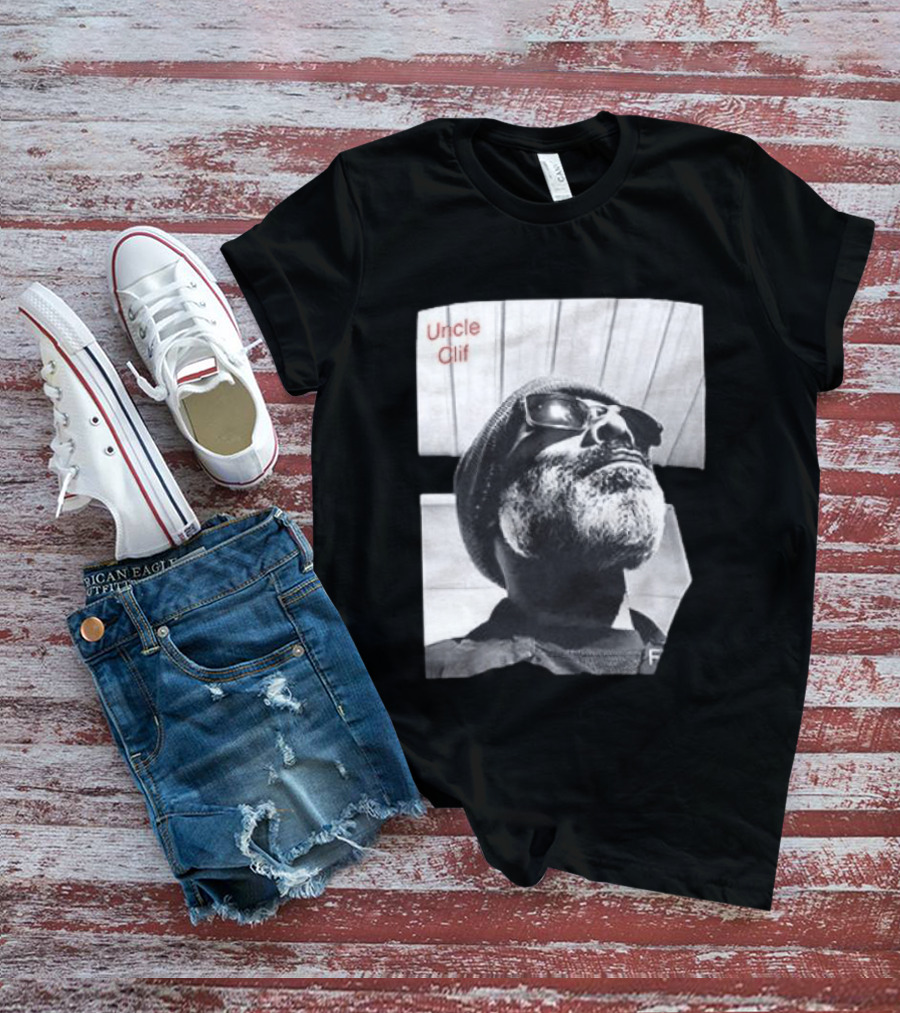 Uncle Clif Bring Back Common Sense Vintage Style Black And White Bearded Man In Sunglasses T-Shirt