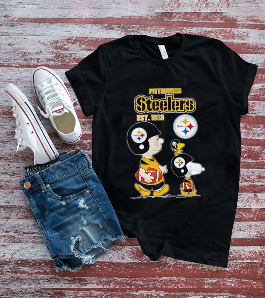 Pittsburgh Steelers Peanuts Charlie Brown Snoopy Football Est 1933 T-Shirt