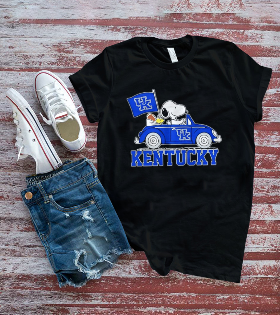 UK Wildcats Snoopy Driving Car With Kentucky Banner T-Shirt
