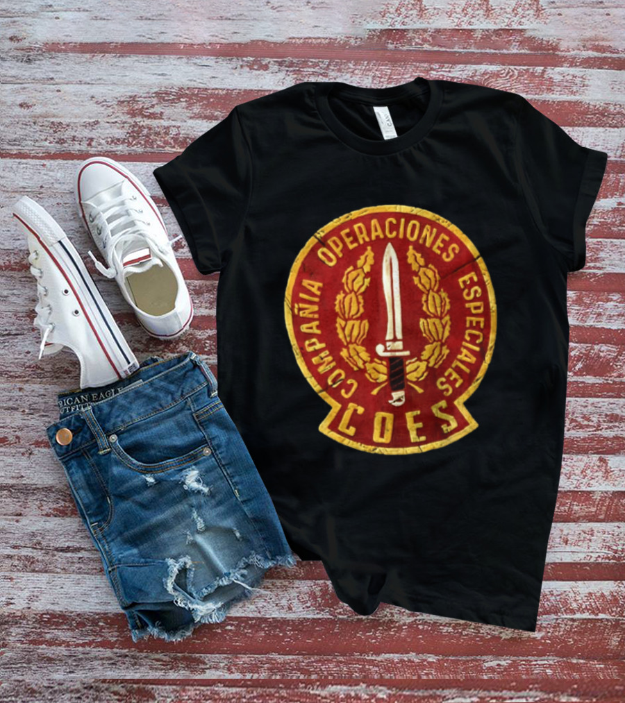 Compañía Operaciones Especiales COES Insignia With Tactical Knife T-Shirt