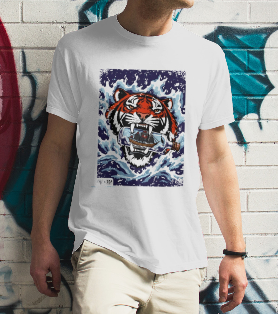Cincinnati Bengals Vs Tampa Bay Buccaneers Tiger Ship Ocean Clash T-Shirt