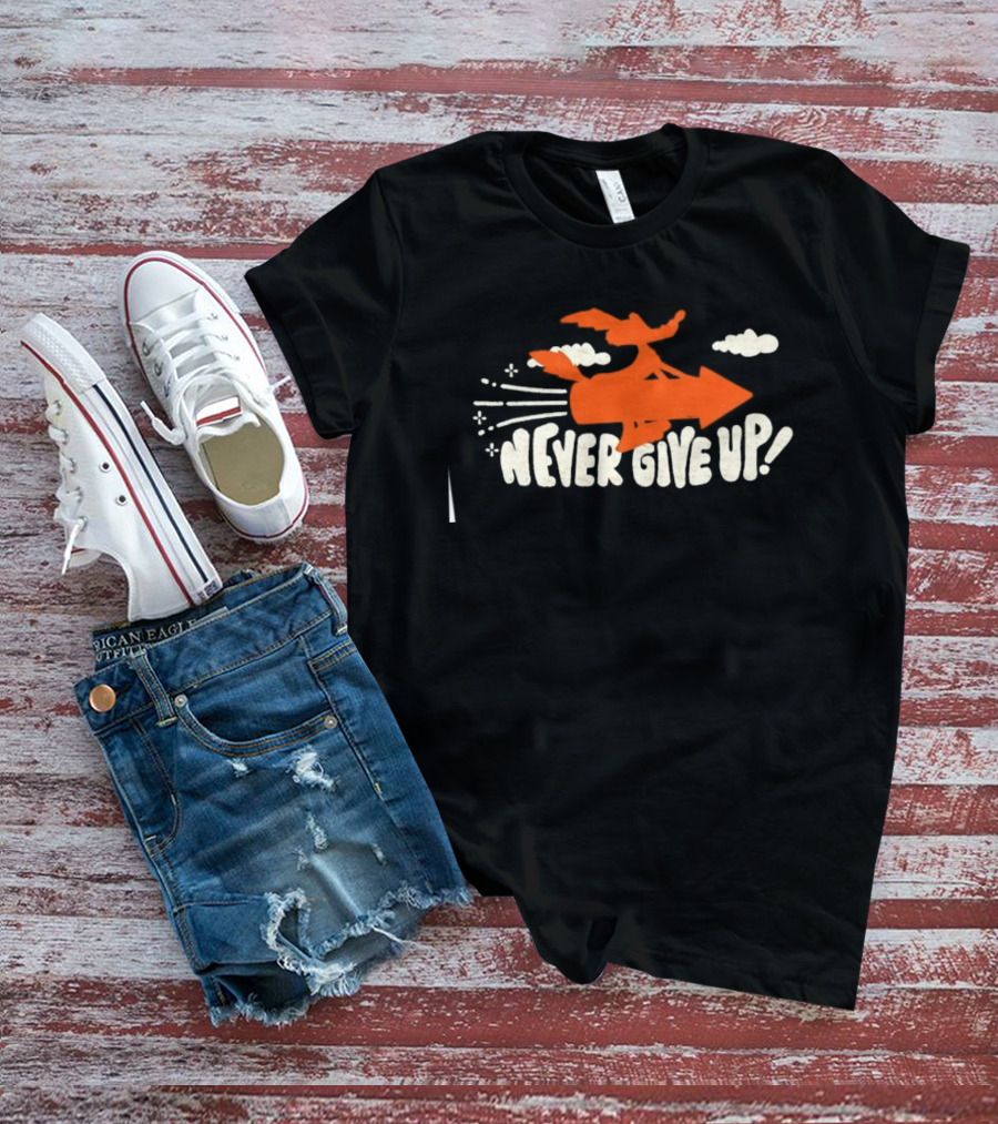 Wile E Coyote Never Give Up Looney Tunes Rocket Humor T-Shirt