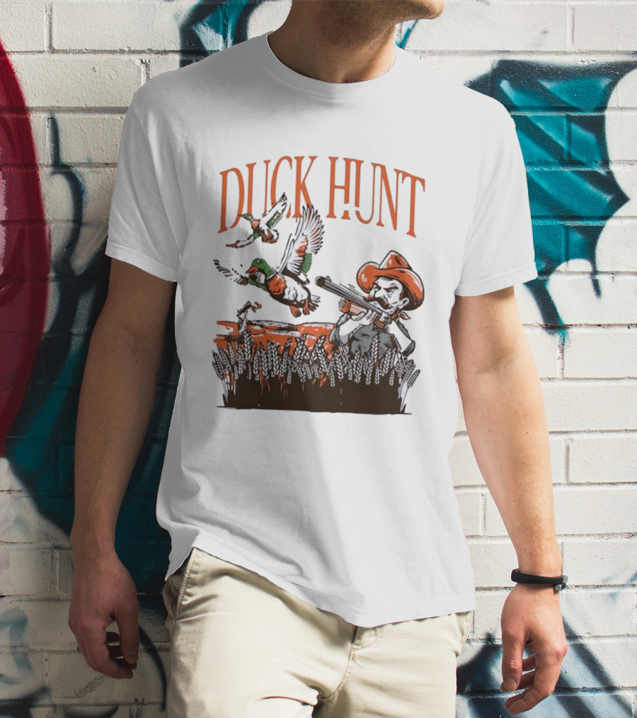 Duck Hunt Hunter Wildlife Outdoors Vintage Cowboy Shooting Scene T-Shirt