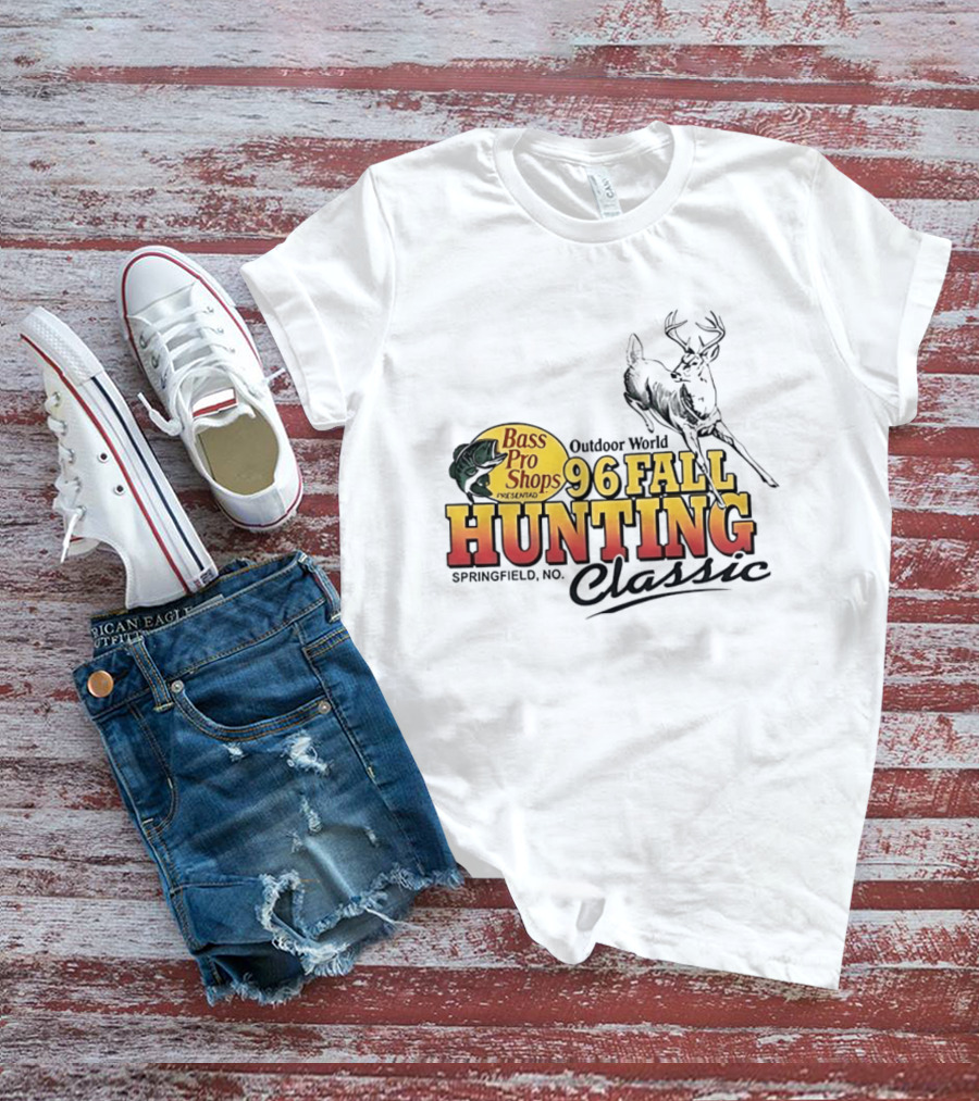 Bass Pro Shops Outdoor World 96 Fall Hunting Classic Springfield MO T-Shirt