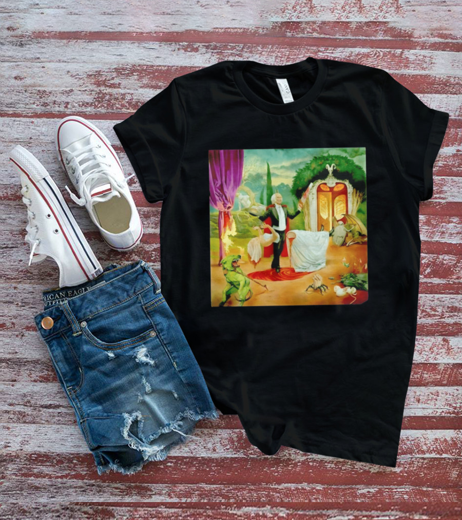 Surreal Magician Gothic Horror Sawing Woman In Half Fantasy Scene T-Shirt