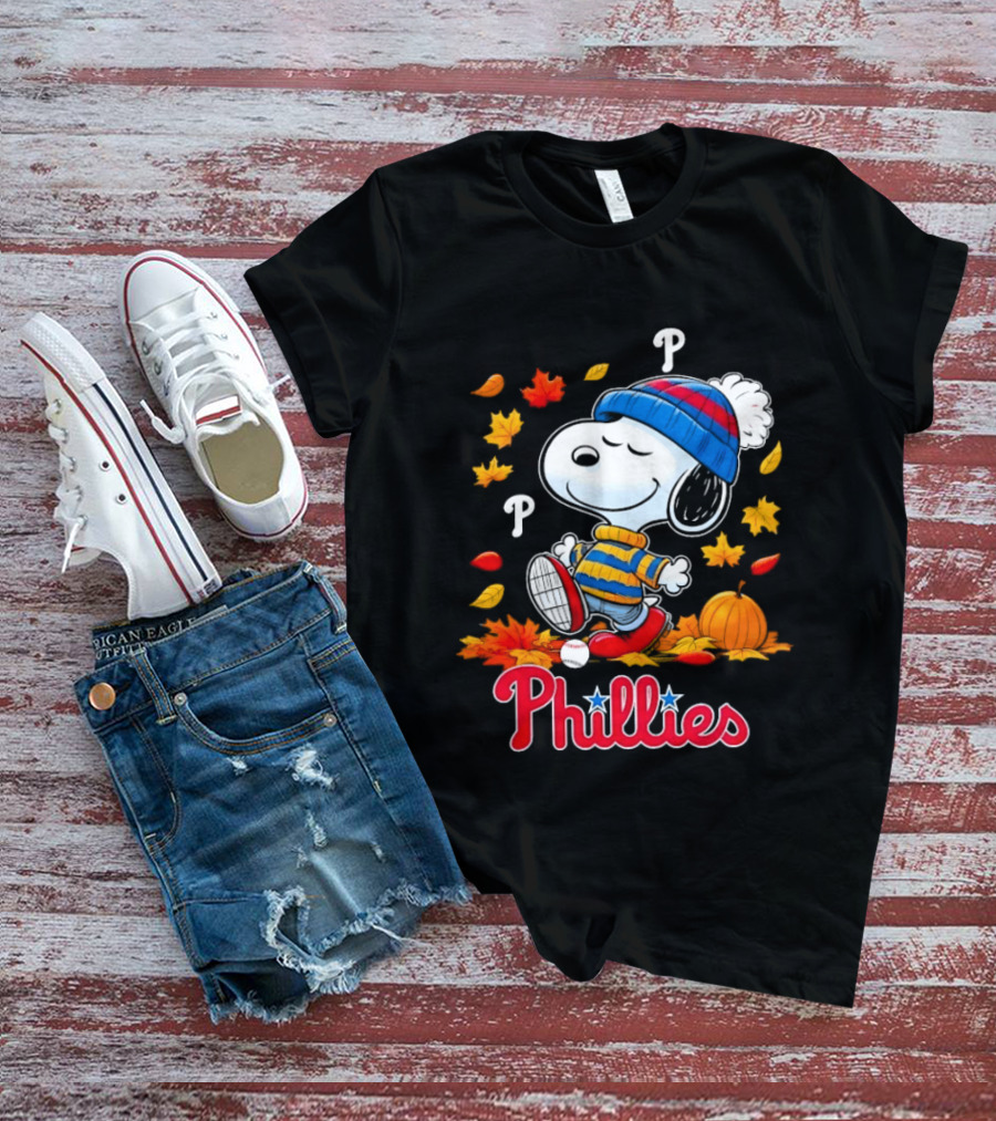 Snoopy Philadelphia Phillies Autumn Leaves Pumpkin Baseball Fan T-Shirt