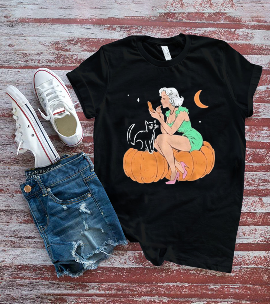 Pinup Girl Applying Lipstick On Pumpkin With Black Cat Halloween Moon Scene T-Shirt