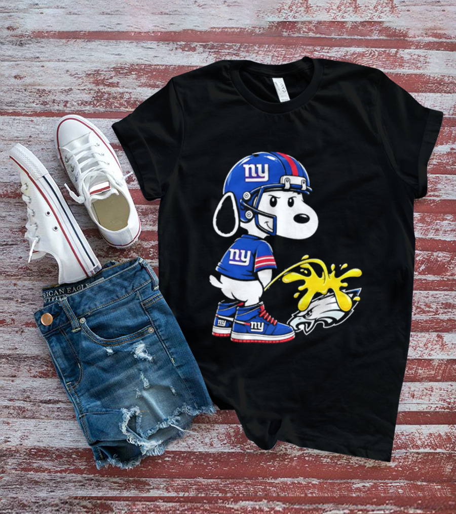 Snoopy New York Giants Pees On Philadelphia Eagles Rivalry T-Shirt