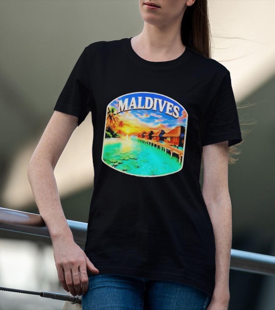 Maldives Tropical Sunset Overwater Bungalows Exquisite Island Escape T-Shirt