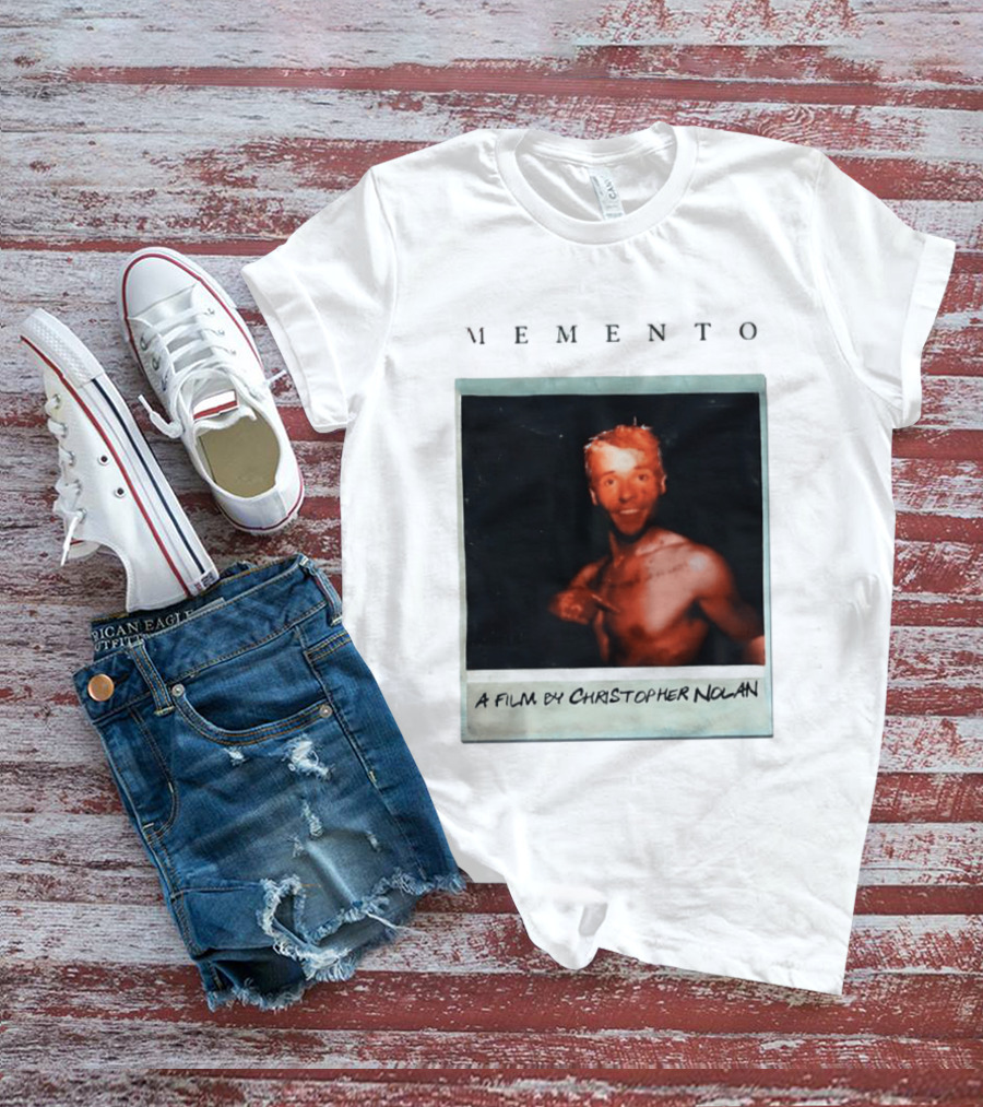Memento A Film By Christopher Nolan Guy Pearce Polaroid Image T-Shirt
