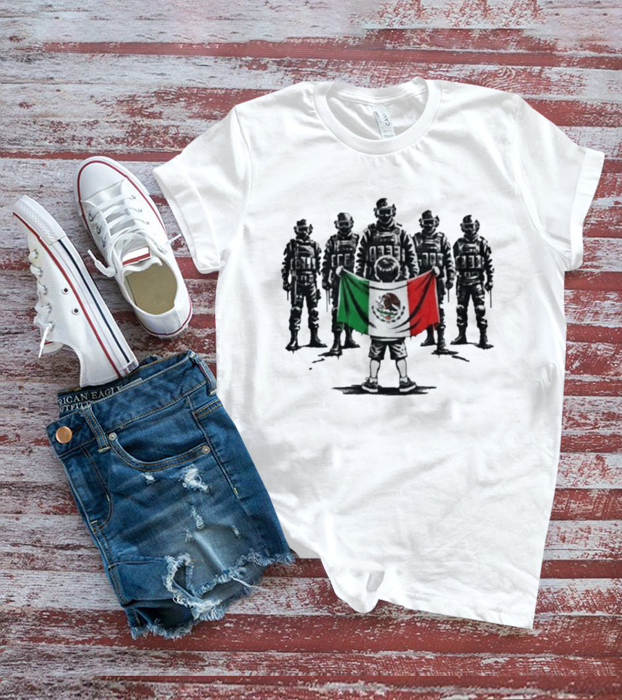 Todos Luchamos Mexican Flag Soldiers Protest T-Shirt