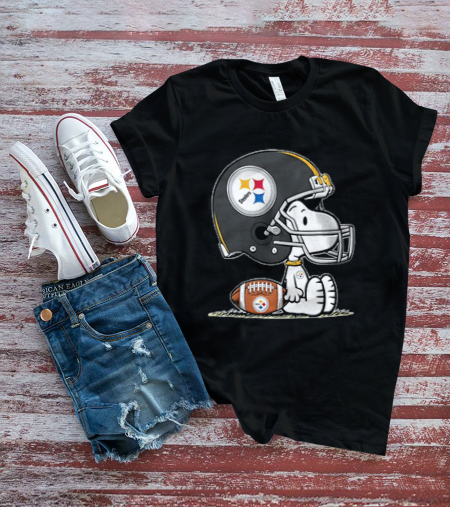 Snoopy Pittsburgh Steelers Cartoon Dog Football Helmet Player T-Shirt