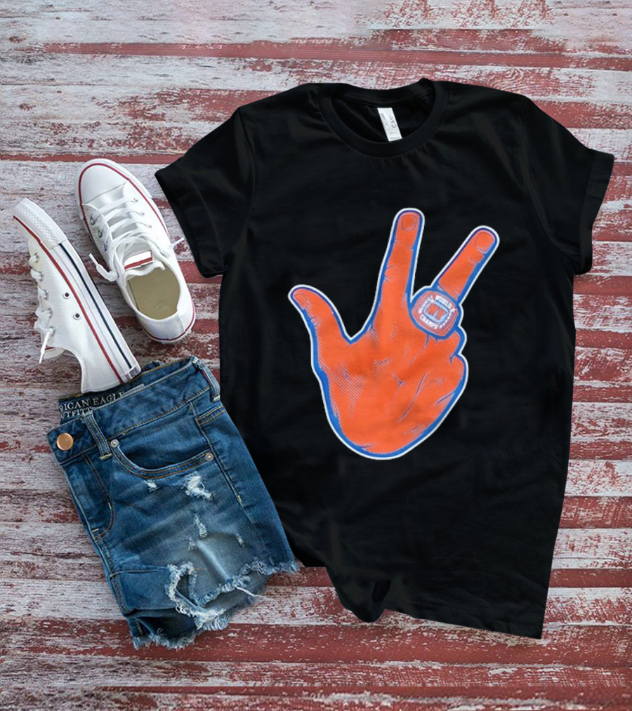 New York Knicks World Champs Victory Hand Sign With Ring NY Sports T-Shirt