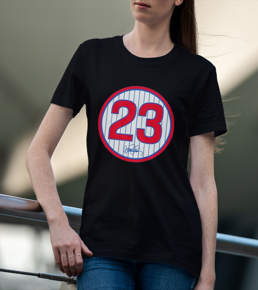Chicago Cubs Ryne Sandberg Number 23 Signature Circle T-Shirt