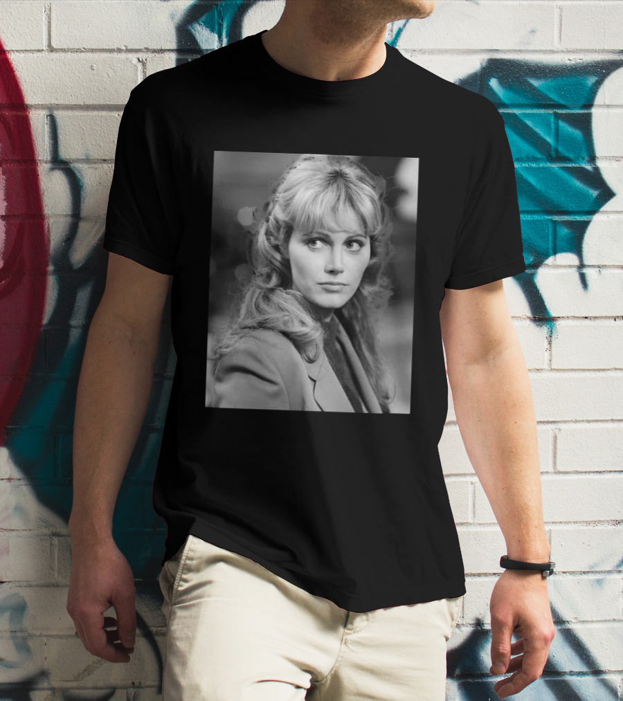 Rip Mary Louise Weller 1946 2026 Vintage Black And White T-Shirt