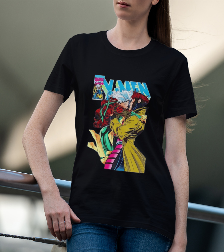 Marvel Comics X Men Rogue And Gambit Romantic Embrace Cover T-Shirt