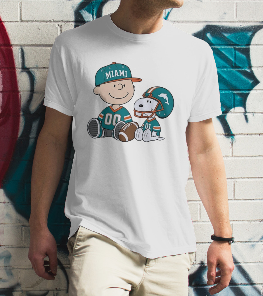Miami Dolphins Charlie Brown Snoopy Football Fans 00 01 Jersey T-Shirt