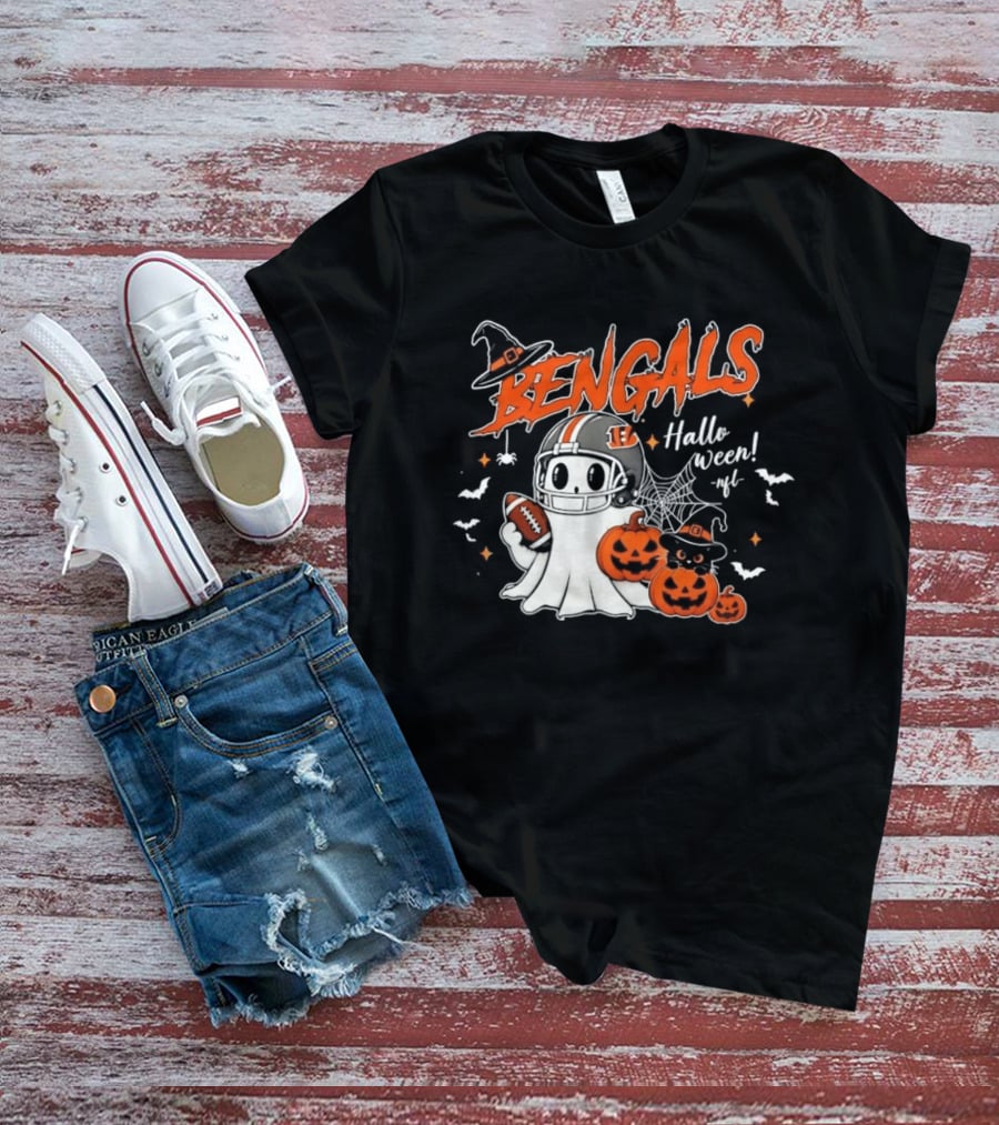 Bengals Halloween Ghost Football Pumpkin Helmets Spooky Scene T-Shirt