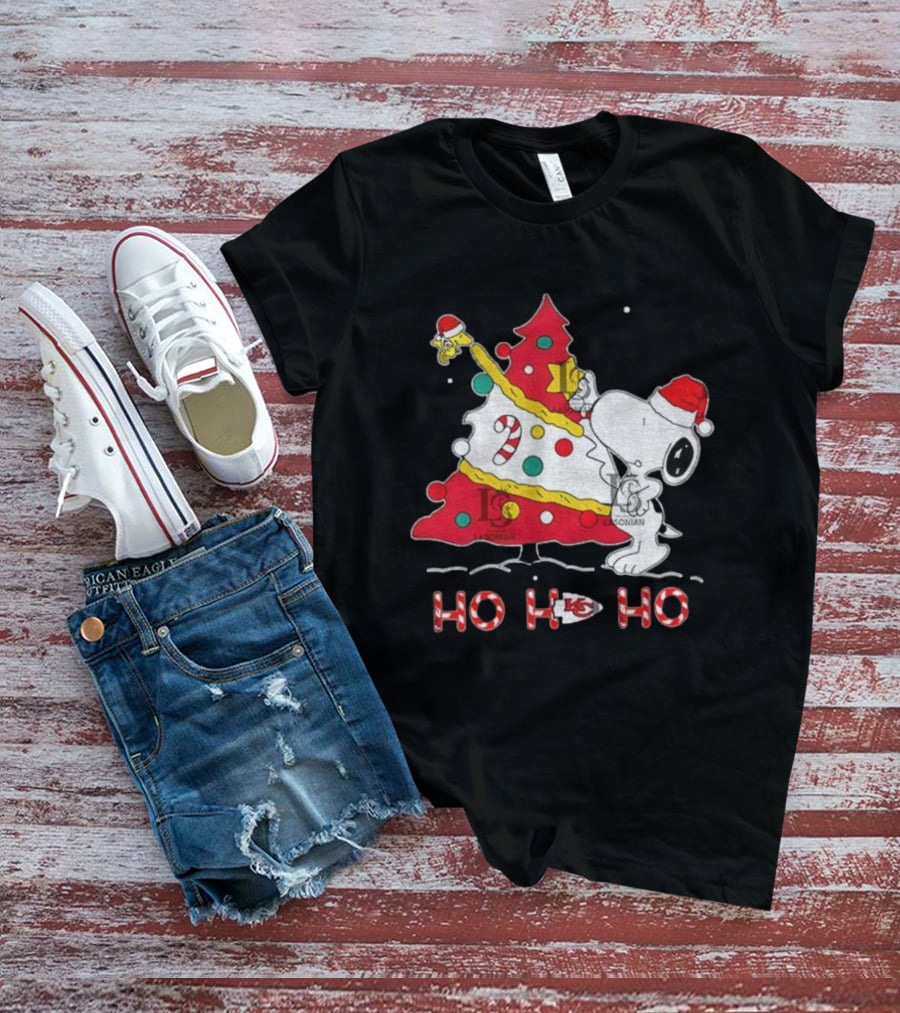 Kansas City Chiefs Snoopy Woodstock Christmas Tree Ho Ho Ho 2026 T-Shirt