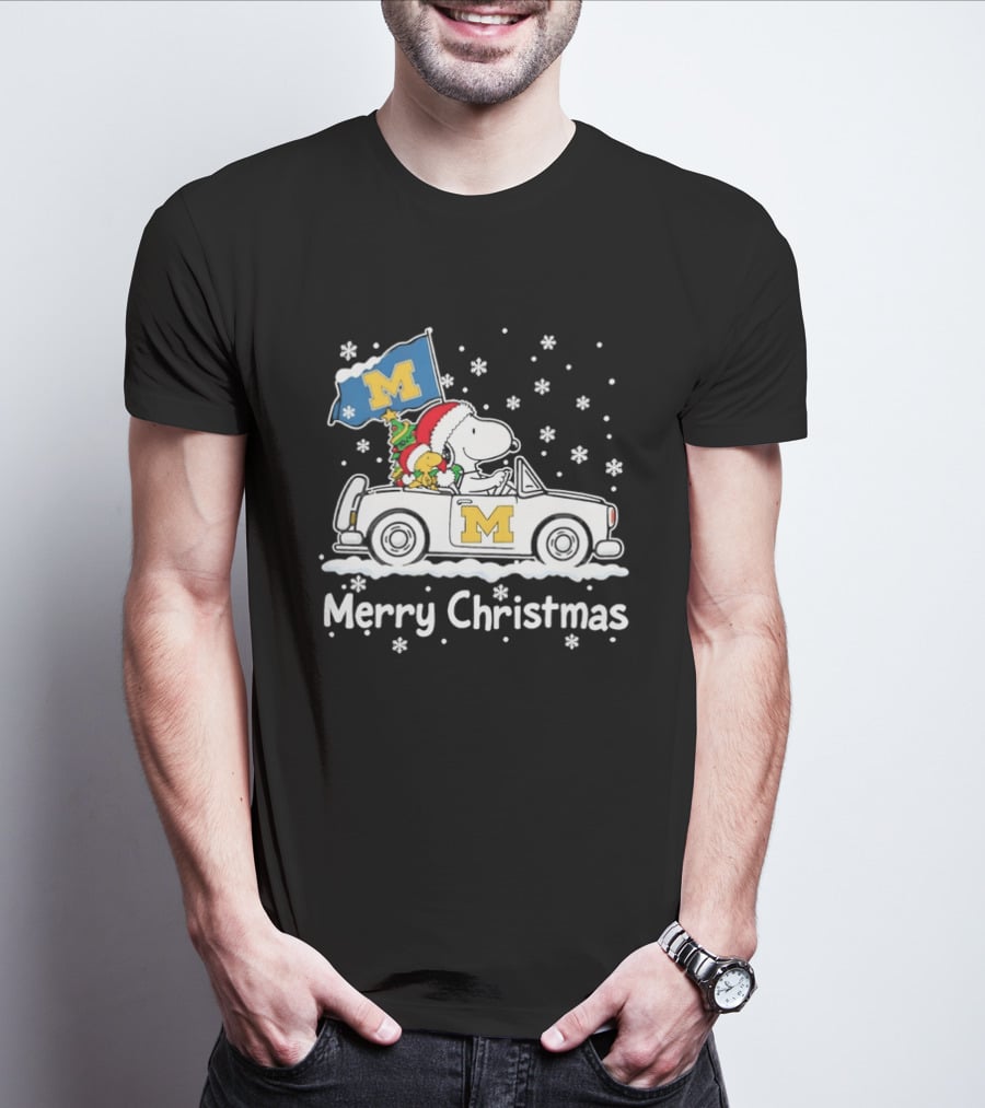 University Of Michigan Wolverines Snoopy Woodstock Christmas Car Flag Snowflakes T-Shirt