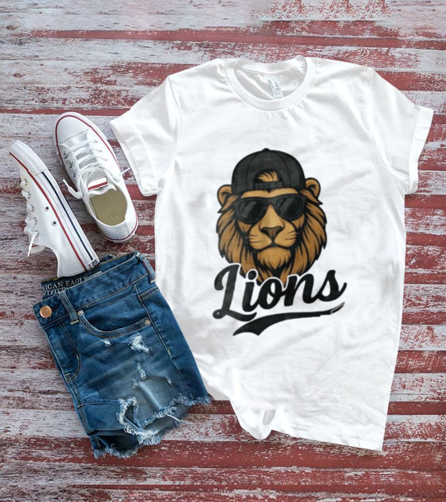 Detroit Lions Cool Lion Wearing Shades And Cap T-Shirt