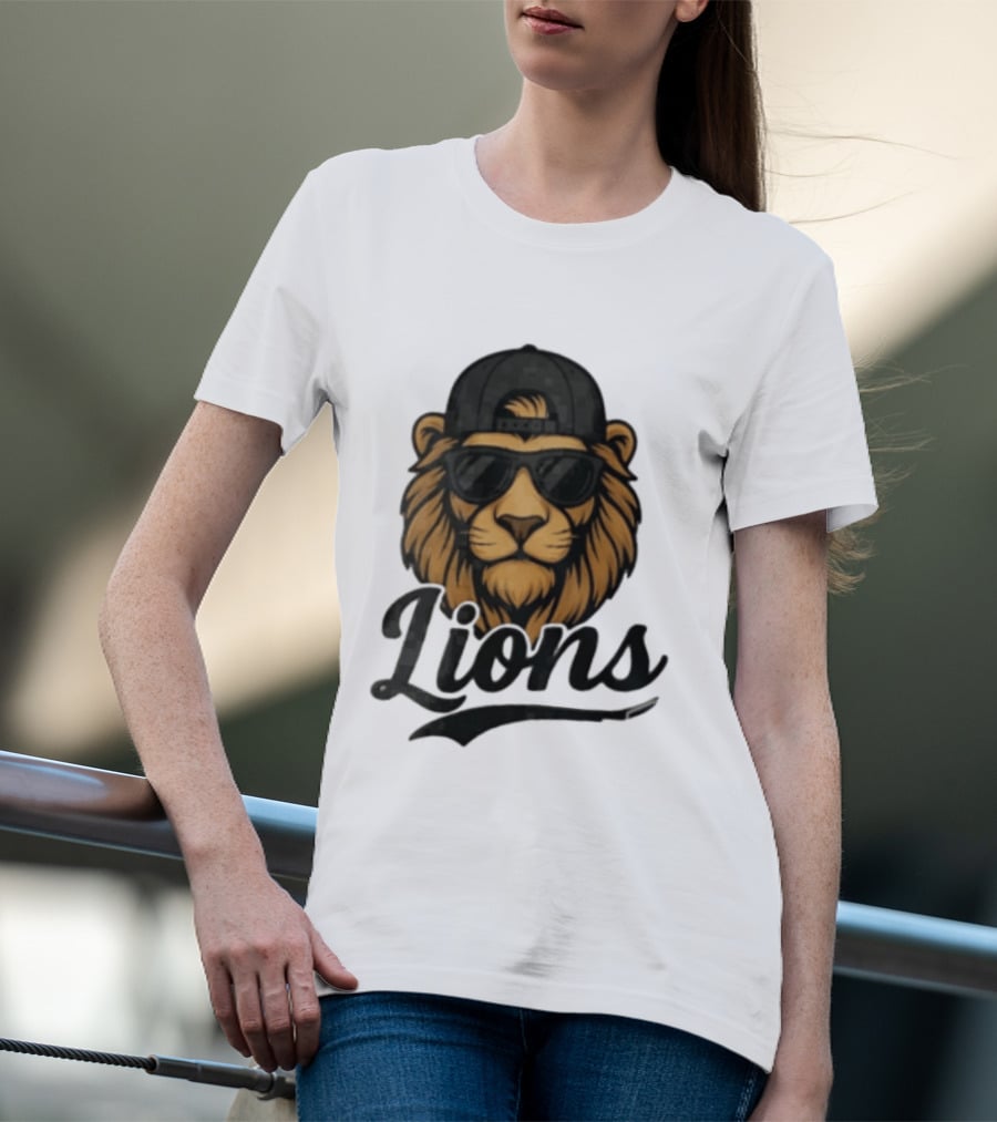 Detroit Lions Cool Lion Wearing Shades And Cap T-Shirt