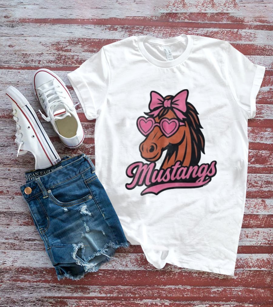 Mustangs Horse Pink Bow Heart Sunglasses T-Shirt
