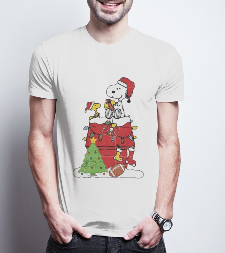 Snoopy Merry Christmas Tampa Bay Buccaneers 2026 Football Holiday Peanuts Santa Hat T-Shirt