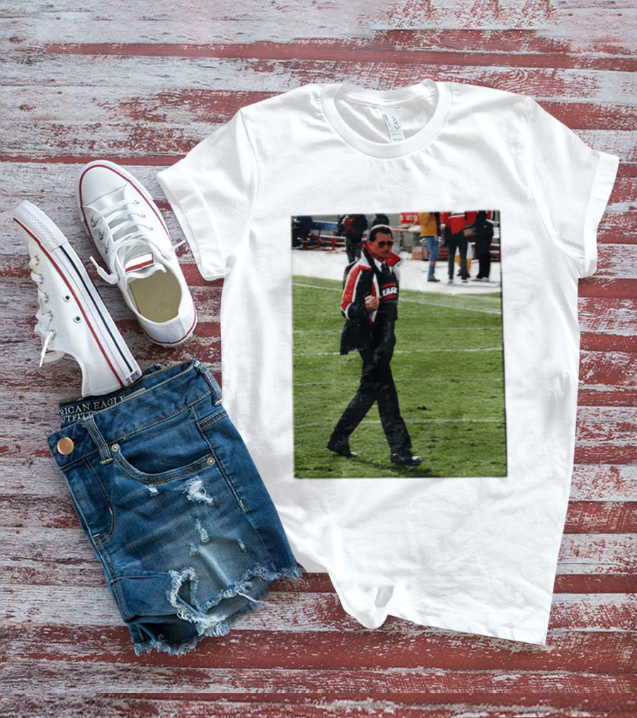 Mike Ditka Chicago Bears Coach Iconic Sideline Moment T-Shirt