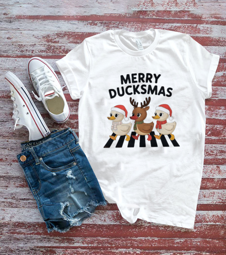 Merry Ducksmas Holiday Christmas Ducks In Santa Hats And Reindeer Outfit T-Shirt
