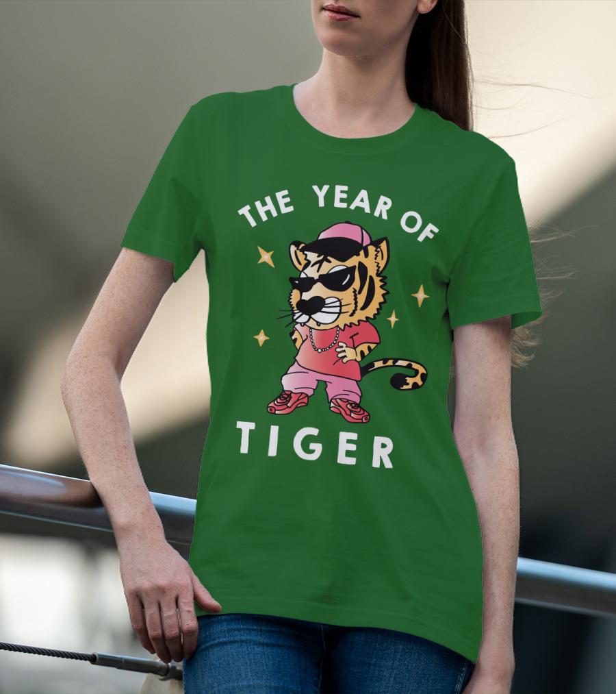 THE YEAR OF TIGER Hip Hop Style Cartoon Tiger Wearing Sunglasses And Chain T-Shirt
