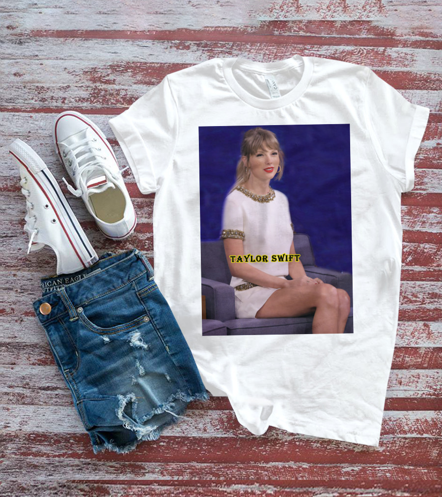TAYLOR SWIFT Fans Theory About Actress In 10-Minute 'All Too Well' T-Shirt