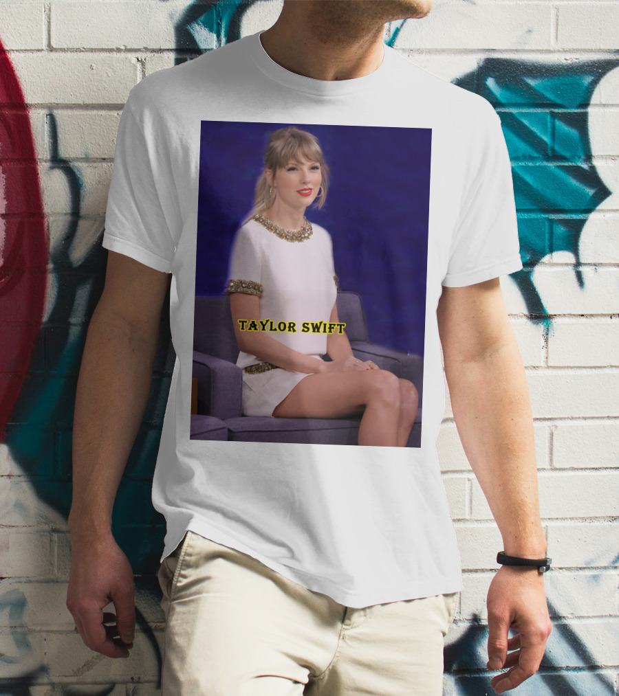 TAYLOR SWIFT Fans Theory About Actress In 10-Minute 'All Too Well' T-Shirt