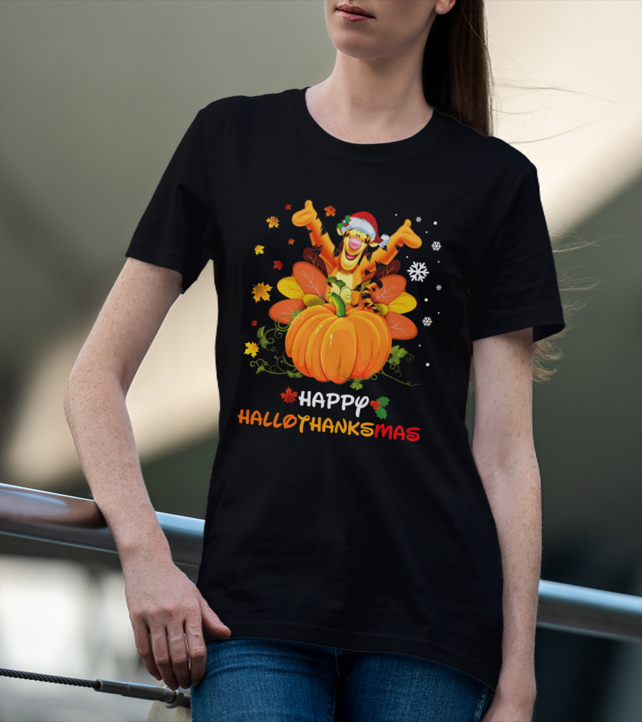 HAPPY HALLOTHANKSMAS TIGGER PUMPKIN SNOWFLAKES HOLIDAY T-Shirt