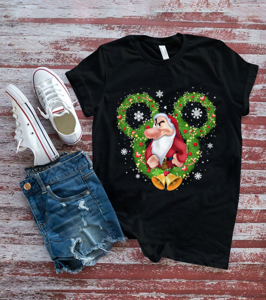 Grumpy Santa Dwarf In Wreath With Snowflakes And Bells T-Shirt
