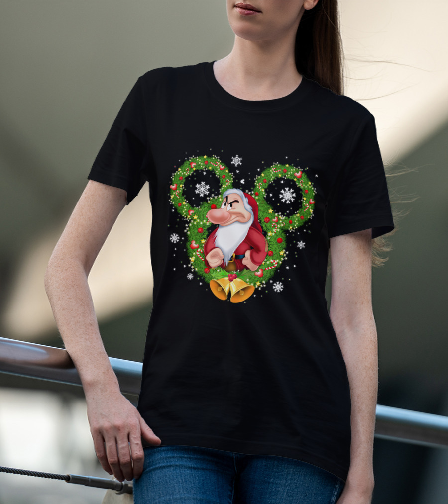 Grumpy Santa Dwarf In Wreath With Snowflakes And Bells T-Shirt