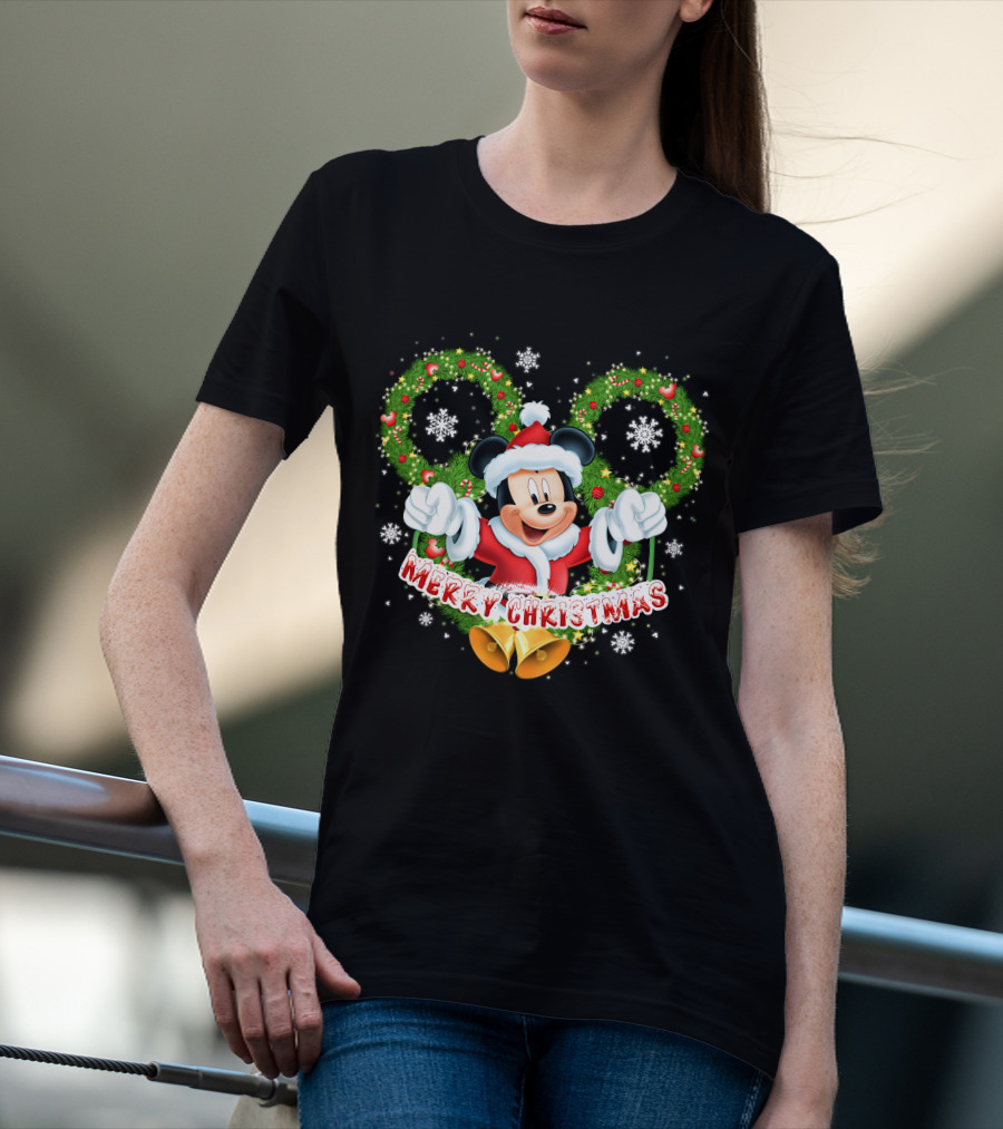 Mickey Mouse Merry Christmas Wreaths And Snowflakes T-Shirt