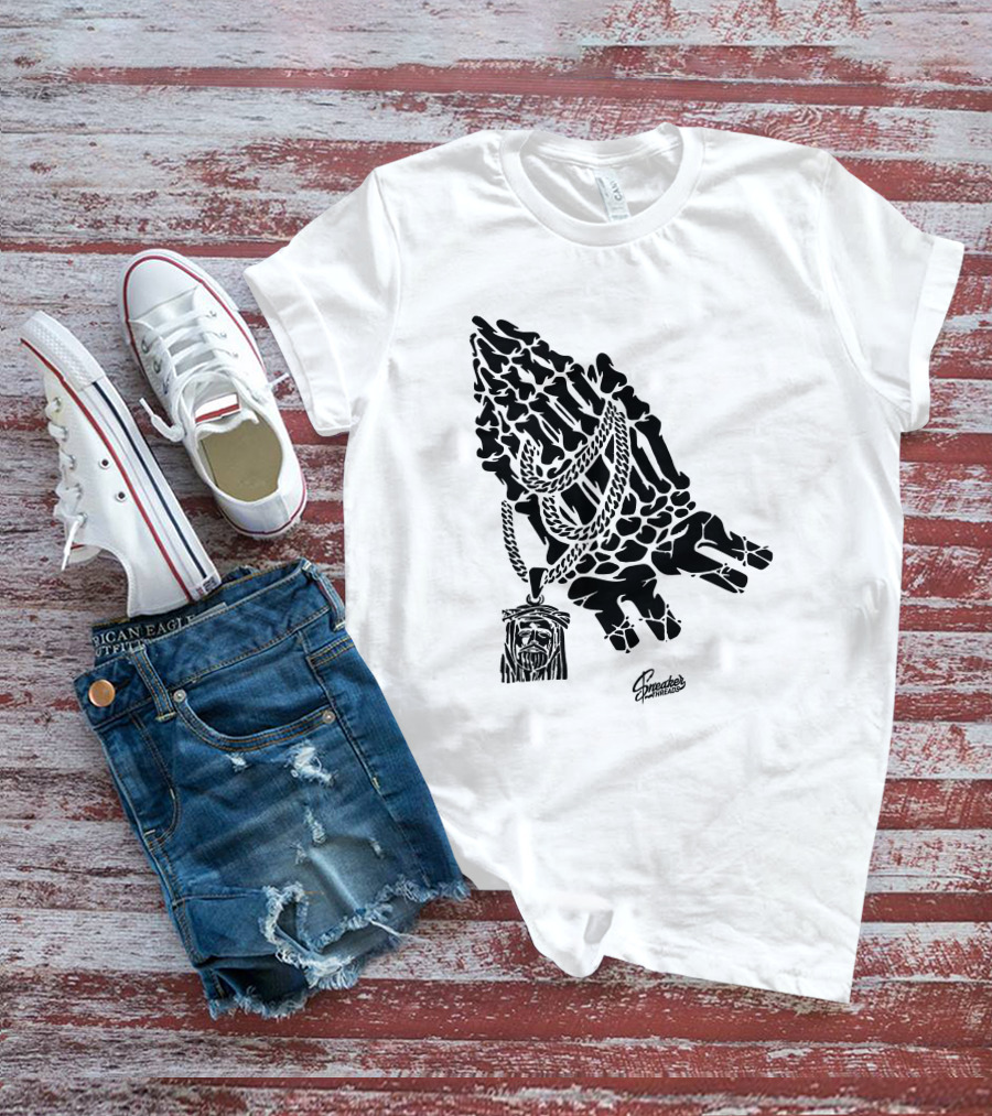 Spreaders Threads Bone Hand Necklace Pray Sneaker T-Shirt