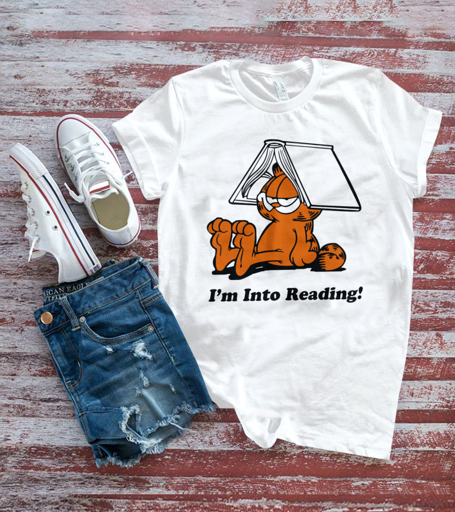 Shan Horan Draws Garfield I'm Into Reading Book Hat T-Shirt
