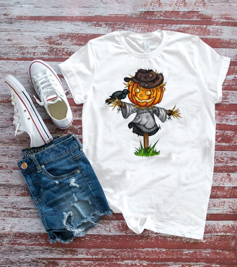 Scarecrow Halloween Pumpkin Head With Crow And Tattered Hat T-Shirt