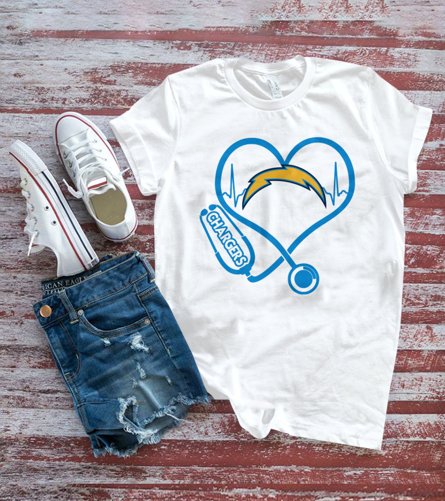 Nurse Love Chargers Heartbeat Stethoscope Football Fan T-Shirt