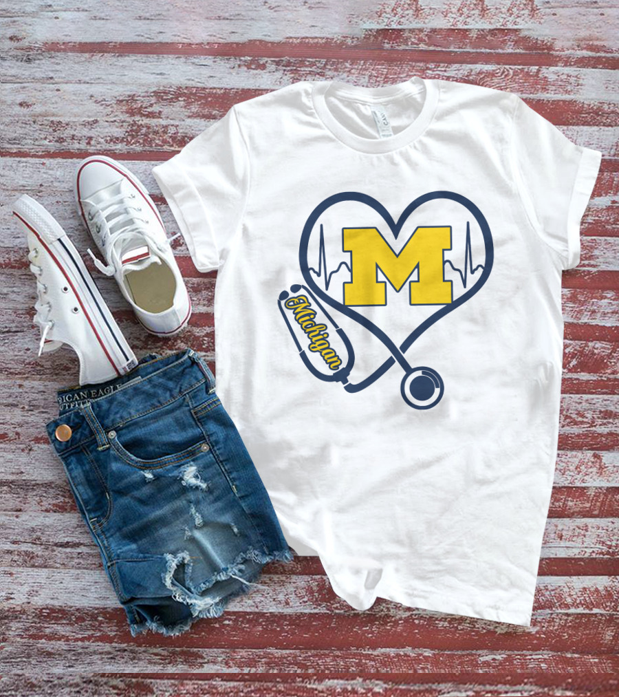 Michigan Wolverines Nurse Heartbeat Love T-Shirt