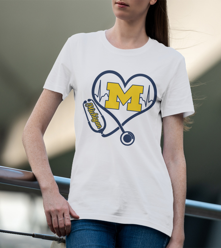 Michigan Wolverines Nurse Heartbeat Love T-Shirt