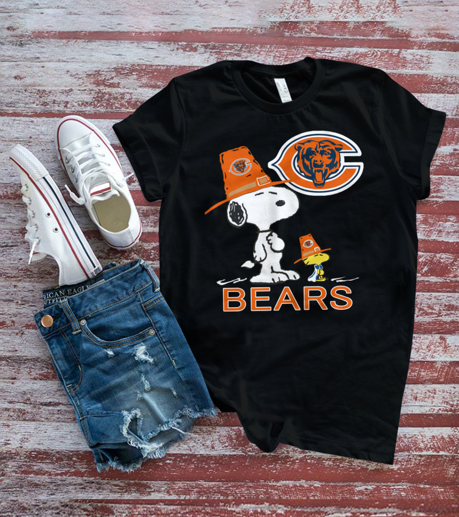 Chicago Bears Snoopy Thanksgiving Pilgrim Hat Peanuts T-Shirt